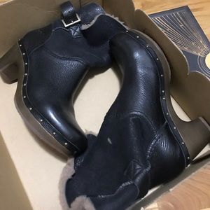 Leather UGG with Sheepskin Boots